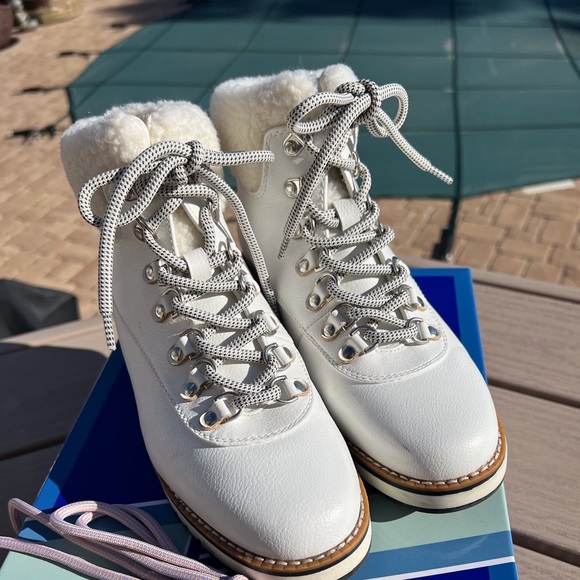 ❤️WHITE MOUNTAIN WHITE BOOTS❤️ - Picture 8 of 8